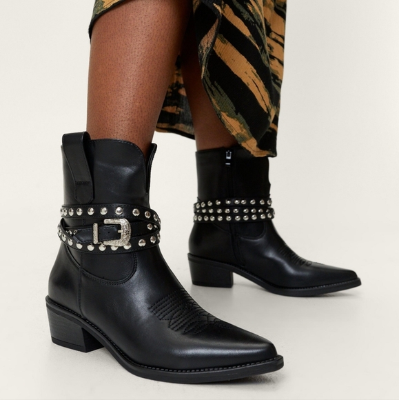 Shoes - Western Cowboy Black Booties